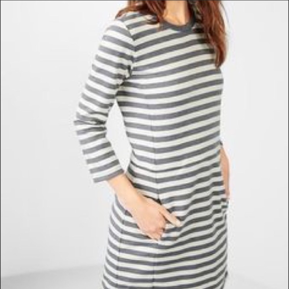 Gap gray/white striped shirt-dress with pockets